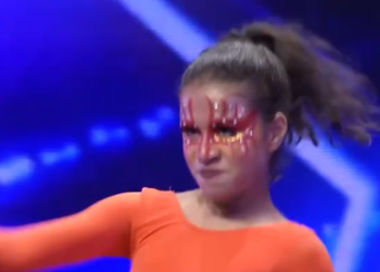 C1001001_Kid dancer lights up stage gets GOLDEN BUZZER on Dominicana Got Talent_part2