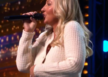 C1001018_Mother daughter duo Hollie Emma audition STUNNING Frank Sinatra classic_trimmed_part2